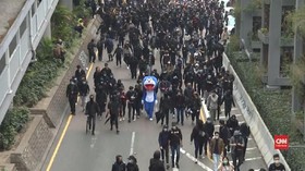 VIDEO: Demonstran Hong Kong dan Polisi Kembali Bentrok