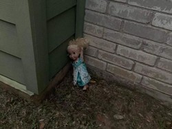 Kisah Boneka Hantu, Dibuang 2 Kali tapi Bisa Balik Lagi