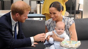 HUT Archie, Meghan-Harry Dorong Fan Donasi Vaksin Corona