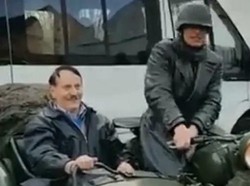 Bergaya Ala Pemimpin Nazi, Biker Ini Dicari Polisi