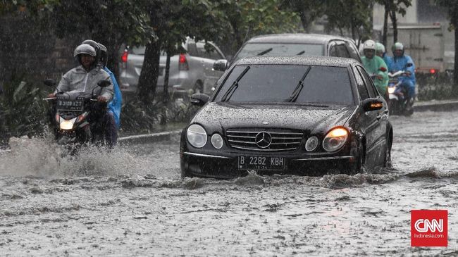 BMKG Jelaskan Hujan Lebat Jabodetabek Jelang Musim Kemarau