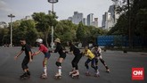 FOTO: Bernostalgia Lewat Roller Skates Komunitas Rad Supersonic membuka pintu bagi warga Jakarta dan sekitarnya yang ingin berlatih roller skates bersama mereka.
