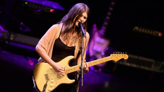 Best Coast memamerkan lagu anyar untuk membuka jalan bagi album baru duo asal Amerika Serikat tersebut yang akan dirilis pada Februari mendatang.