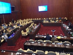 Rapat dengan DPR, Importir Bawang Putih Ngeluh Kebijakan Wajib Tanam