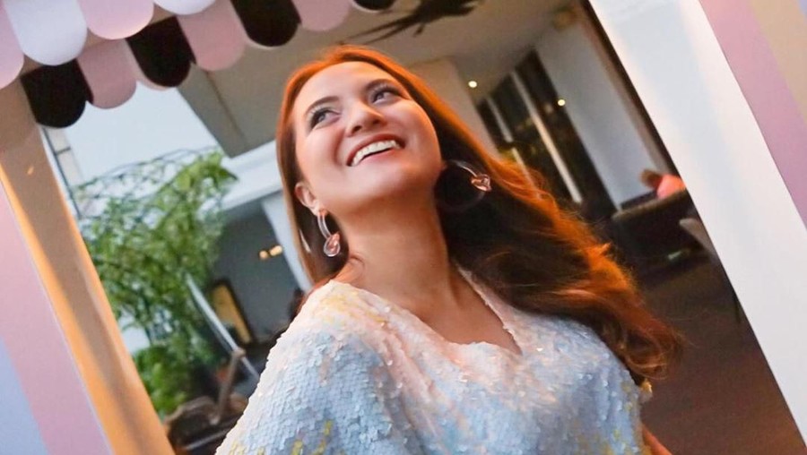 Sejumlah artis Indonesia ikut meramaikan kehebohan alikasi Tik Tok yang kembali naik daun.