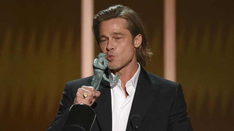 Ucapan terima kasih Brad Pitt pada kaki aktris wanita memecahkan tawa para undangan yang menghadiri SAG Awards 2020. 