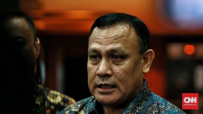 KPK Sebut 82 Persen Calon Kepala Daerah Dibiayai Sponsor Ketua KPK Firli Bahuri mengatakan biaya yang dihabiskan calon kepala daerah selalu melebihi harta yang dimiliki, lantaran dibantu dana oleh swasta.