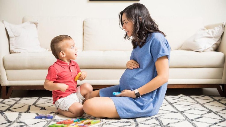 Ada efek negatif yang ditimbulkan dari paparan bahan kimia di pakaian maupun mainan terhadap kesuburan. Dampaknya bahkan bisa menyebabkan bayi cacat lahir.