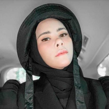 Hadiri Sidang Cerai, Penampilan Angel Lelga Jadi Sorotan