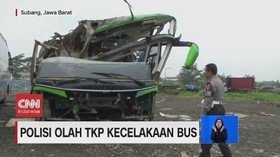 VIDEO: Polisi Olah TKP Kecelakaan Bus di Subang