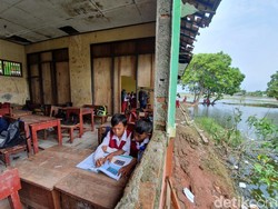 Gelisahnya Orang Tua Murid, Kondisi SDN Samudrajaya 04 Bekasi Rusak Parah