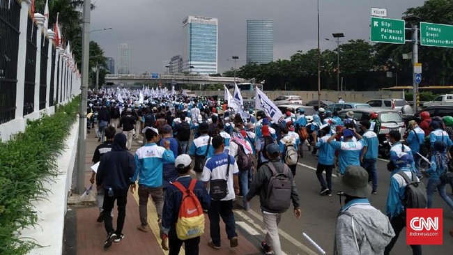 Demo buruh menolak RUU Omnibus Law Cipta Lapangan Kerja dan kenaikan iuran BPJS Kesehatan berakhir pada Senin (20/1) sore.