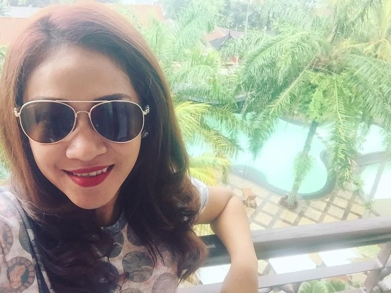 Kehidupan glamour Ratu Keraton Agung Sejagat, Fanni Aminadia, saat ini tengah menjadi sorotan. Berikut deretan potretnya: