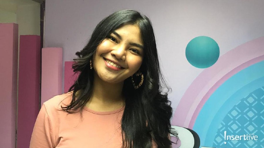 Respons Pedas Meldi Dituduh Pansos oleh The Connel Twins Meldi tidak merasa dirinya pansos karena tuduhan The Connel Twins yang ditujukan kepadanya.