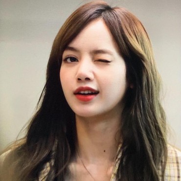 Lisa BLACKPINK Tampil Tanpa Poni, Netizen: Akhirnya Bisa Lihat Alisnya