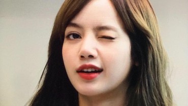 img-title Lisa BLACKPINK Tampil Tanpa Poni, Netizen: Akhirnya Bisa Lihat Alisnya