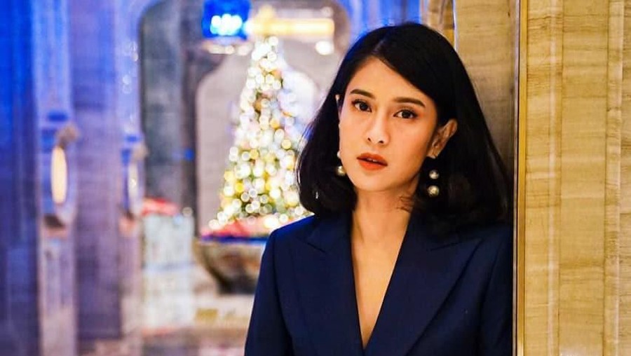 Dian Satrowardoyo Sejumlah artis Indonesia ikut meramaikan kehebohan alikasi Tik Tok yang kembali naik daun.