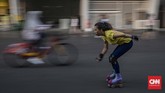 FOTO: Bernostalgia Lewat Roller Skates Komunitas Rad Supersonic membuka pintu bagi warga Jakarta dan sekitarnya yang ingin berlatih roller skates bersama mereka.