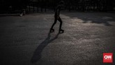 FOTO: Bernostalgia Lewat Roller Skates Komunitas Rad Supersonic membuka pintu bagi warga Jakarta dan sekitarnya yang ingin berlatih roller skates bersama mereka.