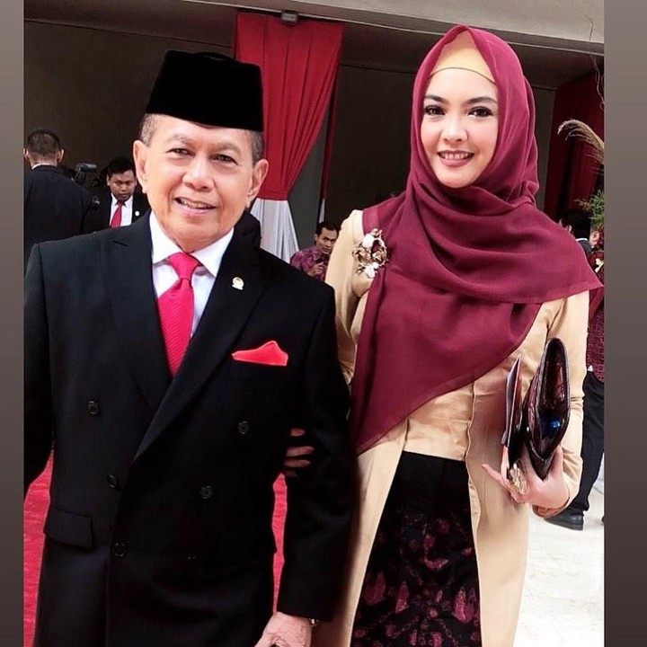<p>Inggrid Kansil dan Syarief Hasan berhasil membuktikan bahwa usia tidak jadi penghalang dalam menjalankan biduk rumah tangga. Beda usia 27 tahun ternyata bukan perkara bagi mereka. (Foto: Instagram @ingrid_kansil)</p>