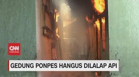 VIDEO: 2 Gedung Ponpes Gontor Terbakar, Santri Panik