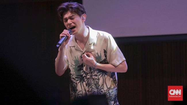 Eric Nam menilai album terbarunya, There And Back Again, bagaikan roller coaster. Album There And Back Again rilis 7 Januari.
