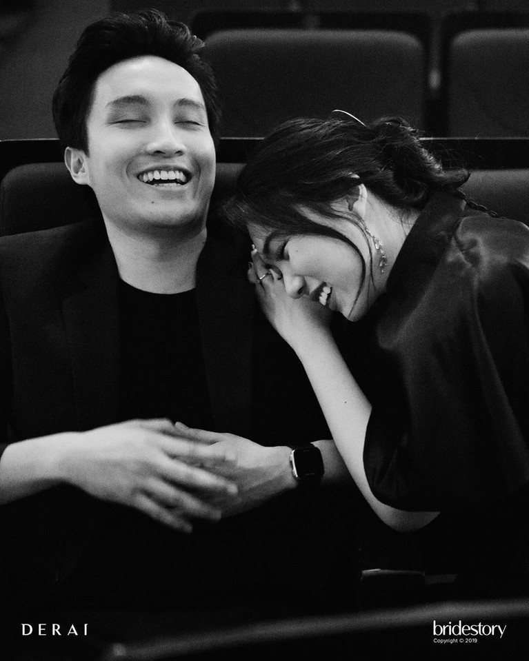 Isyana Sarasvati dan Rayhan Maditra tampil seperti bangsawan tempo dulu saat melakukan foto pra pernikahan. Intip potret mesra mereka berikut ini.