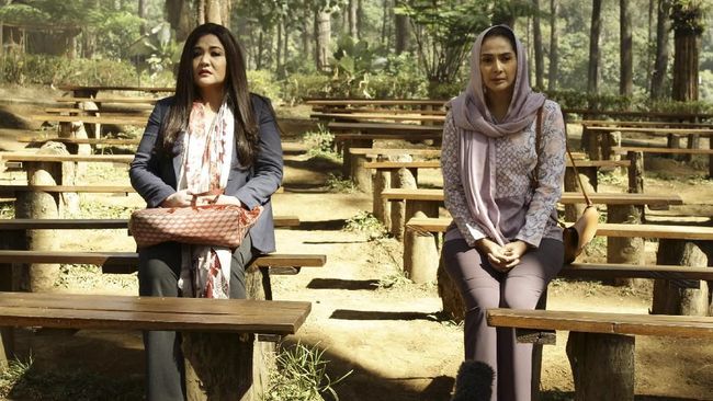 Film Akhir Kisah Cinta Si Doel resmi tayang, Kamis (23/1). Berikut sinopsis film yang menutup perjalanan cinta segitiga Doel, Zaenab, dan Sarah itu.