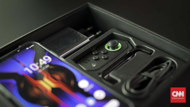 Xiaomi Black Shark 2 Pro yang mengusung tipe gaming ini bersaing ketat dengan Asus ROG II.