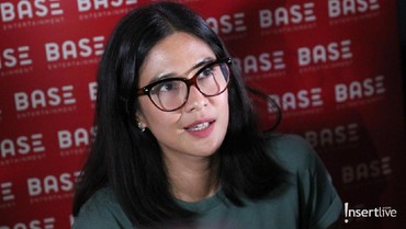 img-title Keluarga Beda Agama, Dian Sastro Cerita Perjalanan Spiritual hingga Masuk Islam
