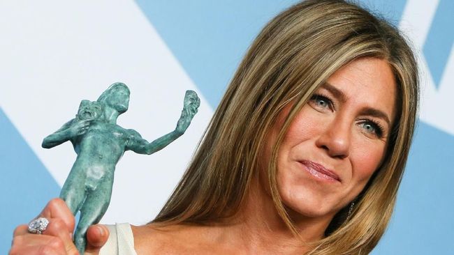 Jennifer Aniston mengakui dirinya tertekan dengan pandangan sosial yang mempertanyakan kemampuan dirinya memiliki anak.