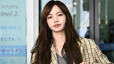 img-title Terungkap, Sosok yang Dipeluk Lisa BLACKPINK Saat Stress dan Lelah