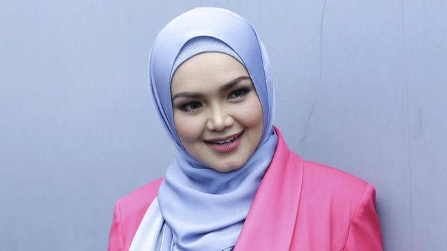 Dato' Siti Nurhaliza pada Senin (19/4) pagi melahirkan anak keduanya yang berjenis kelamin laki-laki.