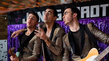 Lirik Lagu What A Man Gotta Do - Jonas Brothers