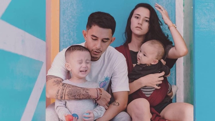 Dahlia Poland dan anak-anak