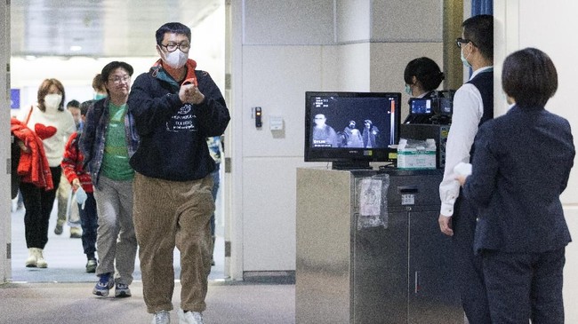 WNI berinisial JD disebut dua kali masuk RI dari India tanpa karantina dengan melibatkan oknum di bandara.
