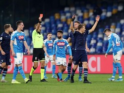 Video Laga Keras Napoli Vs Lazio, Wasit Acungkan 2 Kartu Merah!