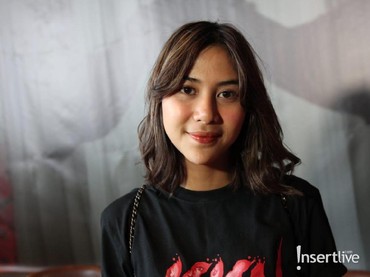 img-title Cantik dan Glowing, Adinda Thomas Ungkap Rahasianya Hanya Cuci Muka