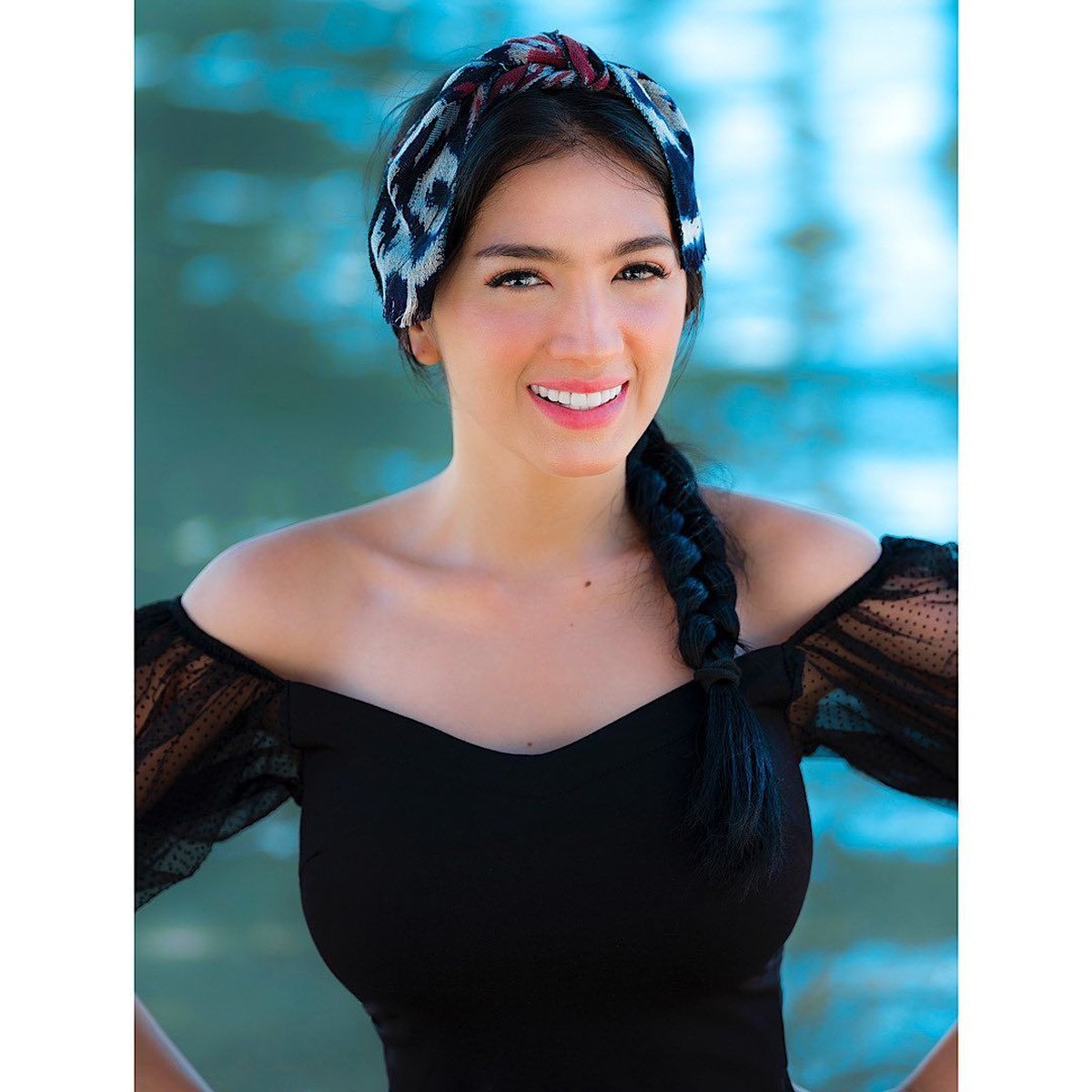 Angel Karamoy bikin heboh netizen karena mengunggah foto seksi saat liburan ke Labuan Bajo&comma; Flores&comma; NTT&period; Berikut 7 foto seksi Angel Karamoy saat Liburan&period;