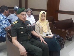 Jalani Sidang, Kivlan Zen Pakai Seragam Purnawirawan TNI