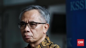 OJK Polisikan Penyebar Ajakan Rush Money saat Corona