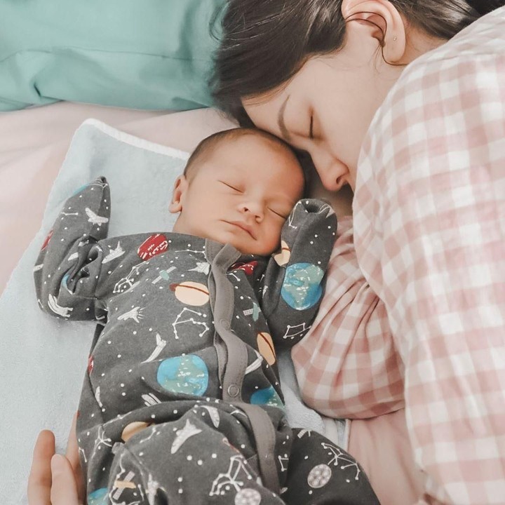 <span style="color: #222222; font-family: Arial, Helvetica, sans-serif; font-size: small;">Bayi berjenis kelamin laki-laki tersebut diberi nama Rayden Starlight Akbar. (Foto: Instagram @kimbrlyryder)</span>