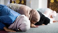 Doa Qunut Subuh dalam Islam Versi Panjang & Pendek: Arab, Latin & Artinya