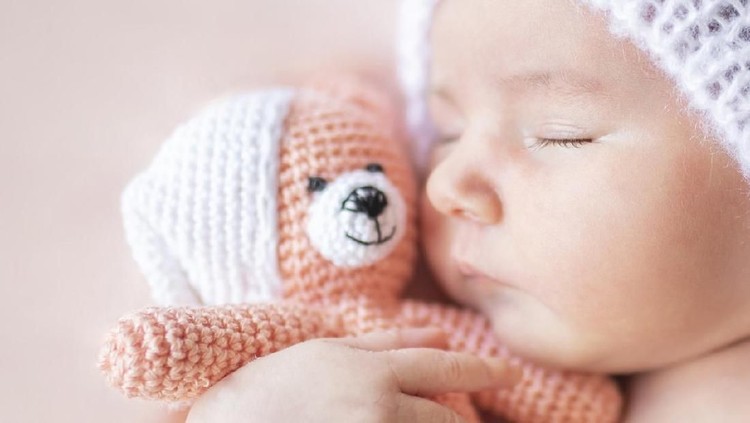 Tidak perlu bingung mencari inspirasi nama untuk anak perempuan Bunda. Nama bayi bermakna penyayang ini, bisa jadi salah satu inspirasinya nih, Bunda. Cek yuk.