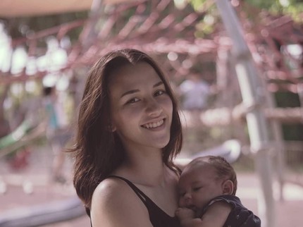 7 Potret Pesinetron yang Kini Jadi Ibu Muda Dahlia Poland dan Dua Anaknya