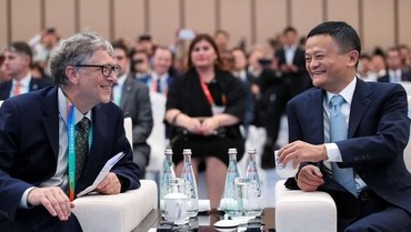 img-title Bill Gates dan Jack Ma Diklaim sebagai Pembina Sunda Empire