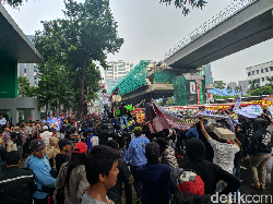 Ada Demo 221 Priok Bersatu di Depan Kemenkum HAM, Jl HR Rasuna Said Macet