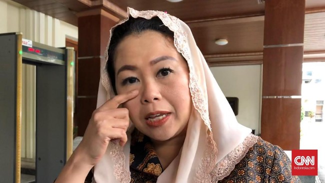 Yenny Wahid mengaku penunjukannya sebagai Komisaris Independen Garuda Indonesia bukan persoalan politik, tapi lebih sebagai kontribusi.