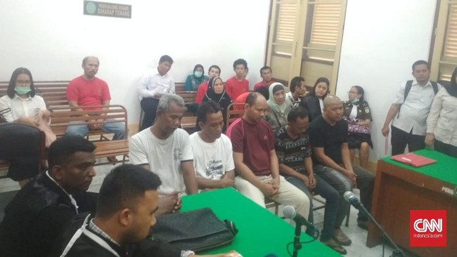Menurut majelis hakim tidak ada yang meringankan hukuman lima terdakwa sindikat jaringan internasional narkoba jenis sabu 56 kg, semuanya divonis mati.
