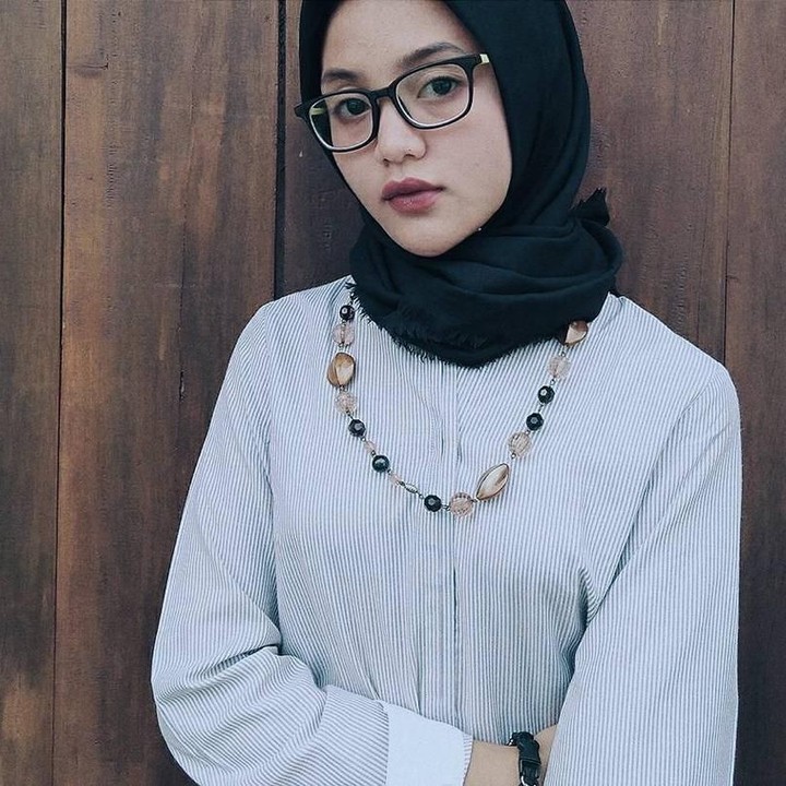 <p>Penampilan stylish lainnya dari Tia. (Foto: Instagram)</p>